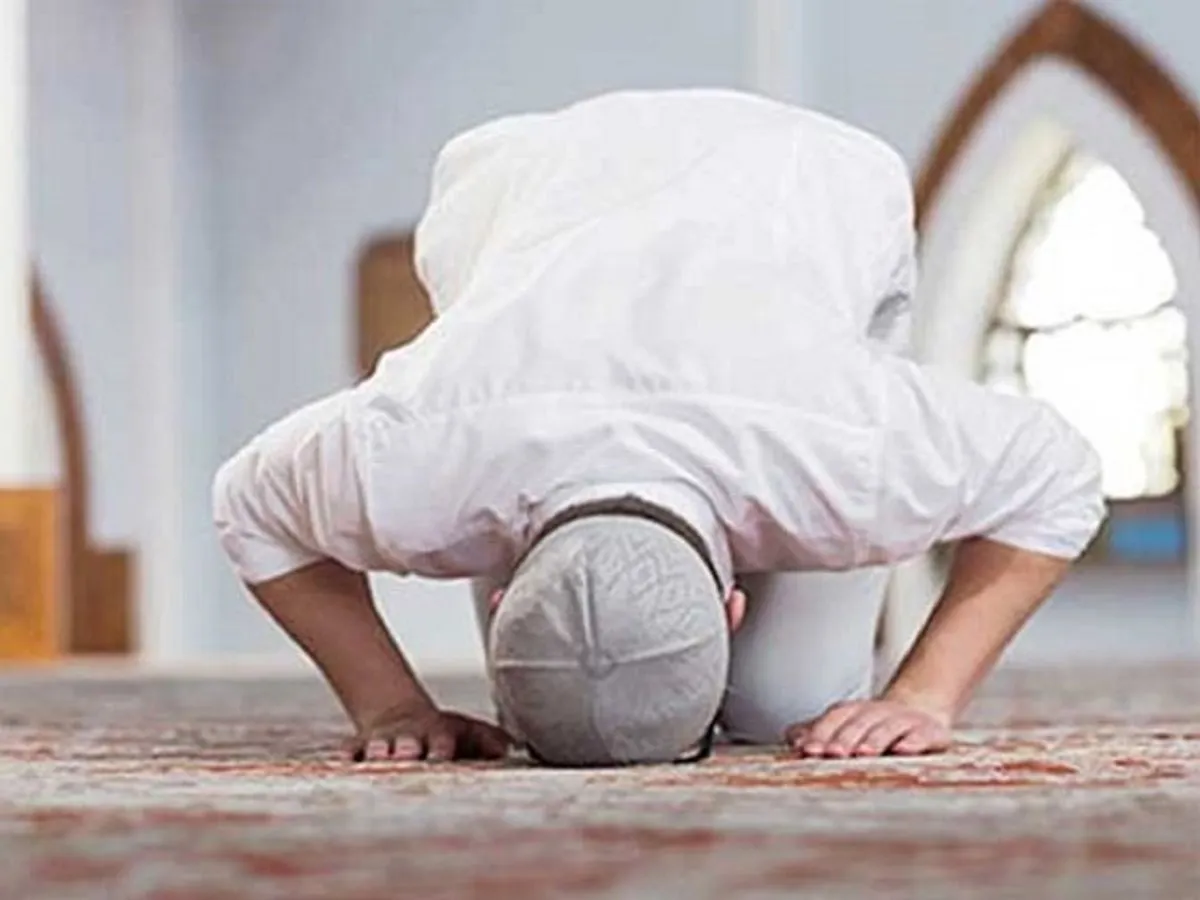 फ्लैट मैदान में ही होगी ईद की नमाज, HC ने मुस्लिम समुदाय के हक में सुनाया फैसला namaj