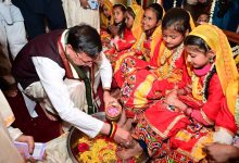 CM ने डोल आश्रम में किया 1100 कन्याओं का पूजन, मां राजेश्वरी का अभिषेक कर लिया आशीर्वाद cm-dhami-almora-dhol-ashram