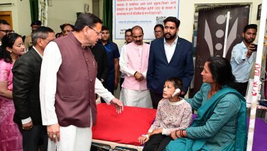 पिथौरागढ़ जिला अस्पताल के पहुंचे CM, वार्डों में जाकर मरीजों से लिया फीडबैक CM Surprise Inspection of Pithoragarh District Hospital