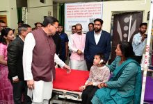 पिथौरागढ़ जिला अस्पताल के पहुंचे CM, वार्डों में जाकर मरीजों से लिया फीडबैक CM Surprise Inspection of Pithoragarh District Hospital