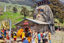 जयकारों के बीच खुले द्वितीय केदार मद्महेश्वर धाम के कपाट, उमड़ी श्रद्धालुओं की भीड़ जयकारों के बीच खुले द्वितीय केदार मद्महेश्वर धाम के कपाट, उमड़ी श्रद्धालुओं की भीड़