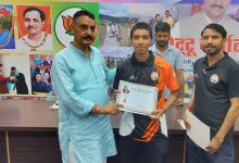 राष्ट्रीय यूथ मुए थाई चैंपियनशिप में अल्मोड़ा के खिलाड़ियों का जलवा, बिट्टू कर्नाटक ने किया सम्मानित bittu-karnataka-honored-winners-of-national-youth-muay-thai-championship