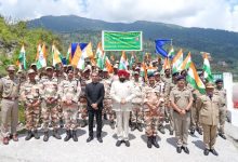 मुनस्यारी पहुंचे राज्यपाल, ITBP के जांबाज जवानों का बढ़ाया हौसला governor-met-itbp-personnel-in-munsiyari